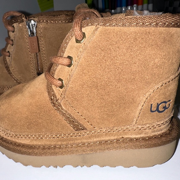 UGG Kids Tan Boots - Picture 13 of 14